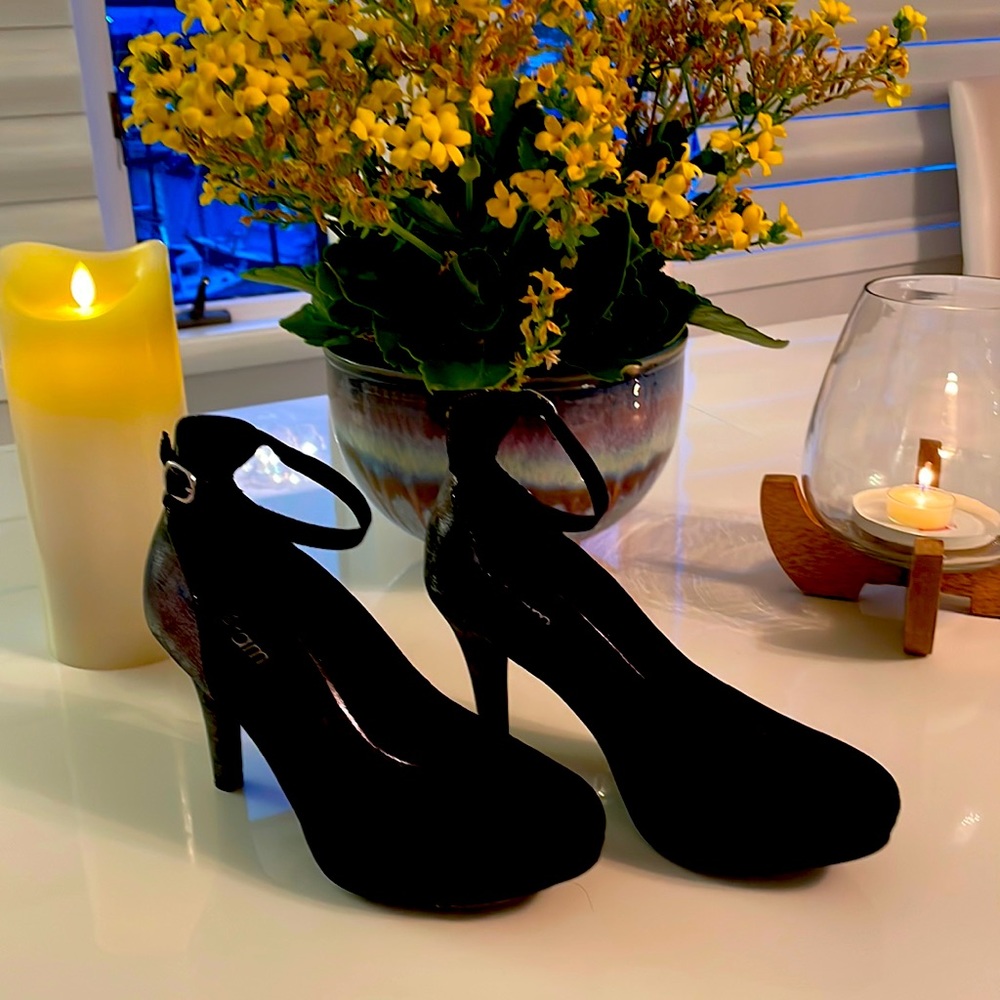 Women’s - Suede “éram” Stiletto Heels Black.